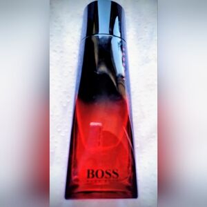 Discontinued HUGO BOSS WOMENS INTENSE Eau DE PARFUM SPRAY 3oz